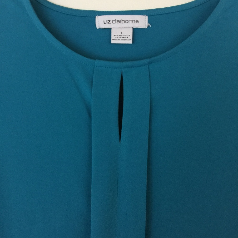 LIZ Claiborne- Size Large- Emerald Green - 24 inches long